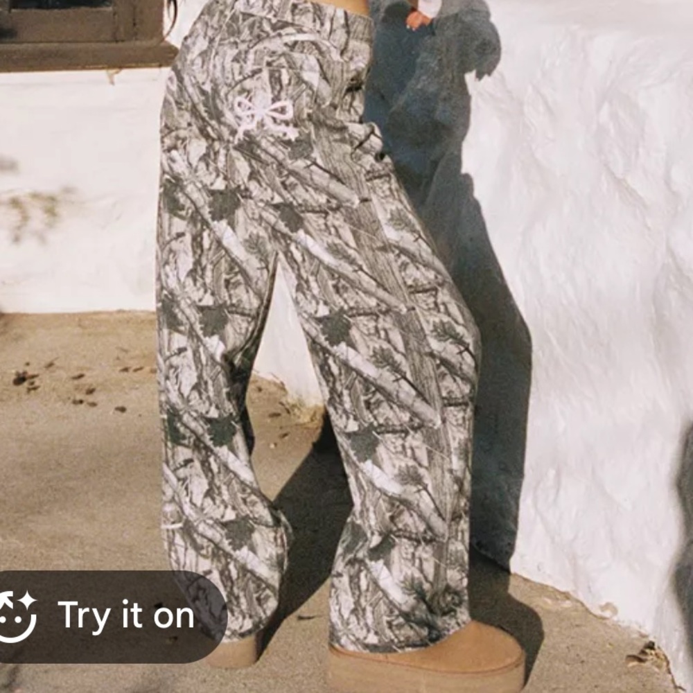 Camo & Bow Low Rise Baggy Jeans